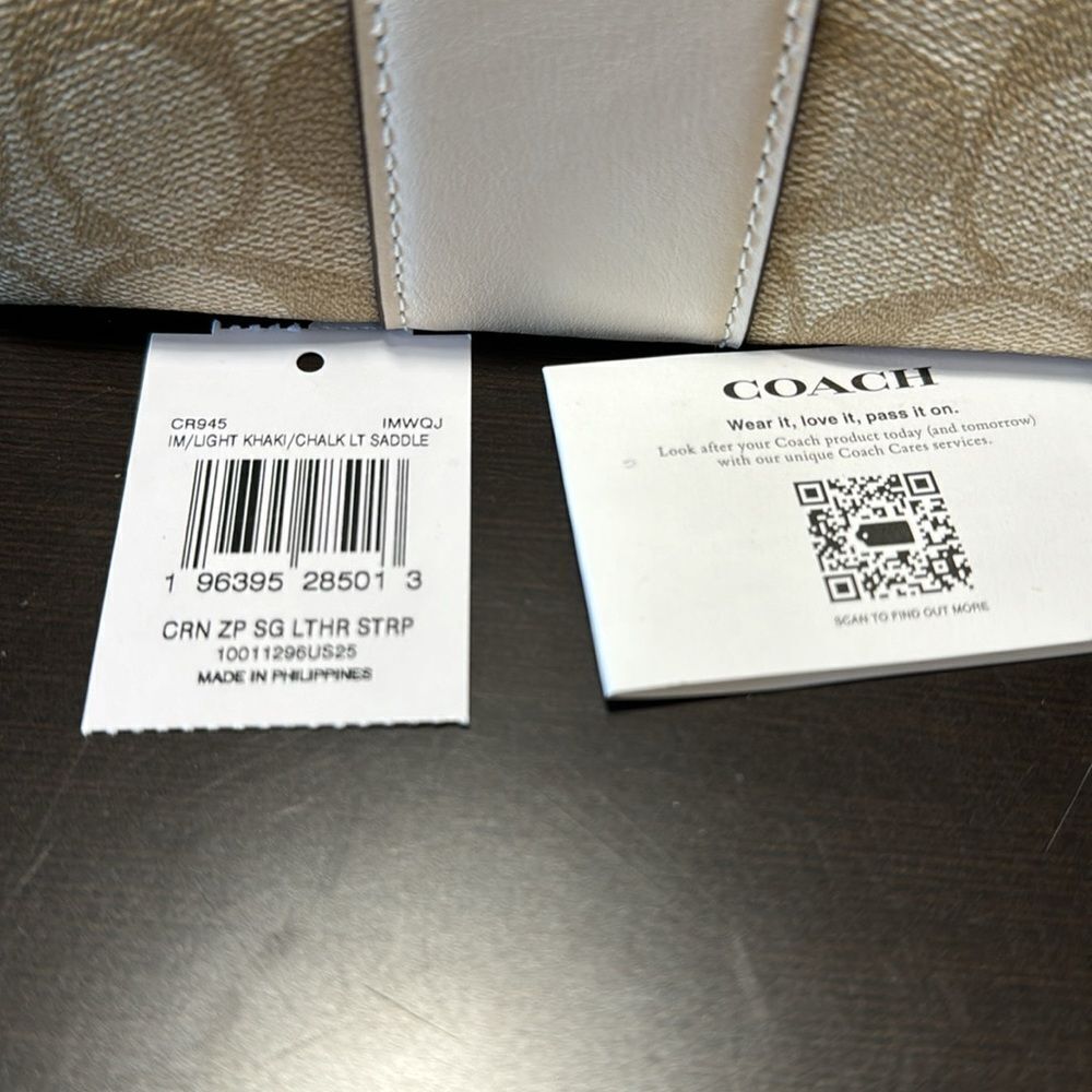 Coach Wrsitlet Tan and Cream New with Tags​​ - Picture 2 of 2